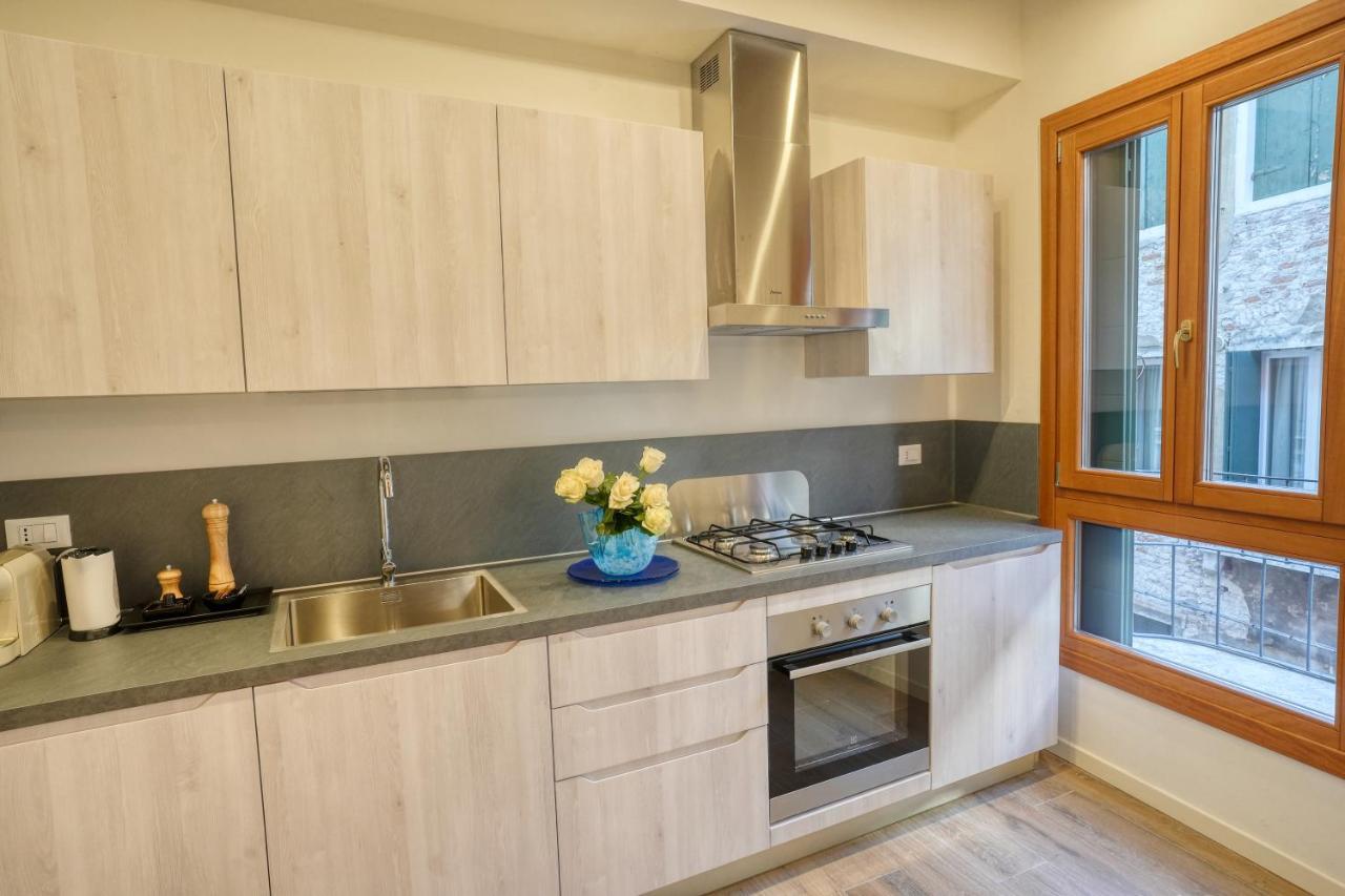 Ecco Suites Apartments 베니스 외부 사진