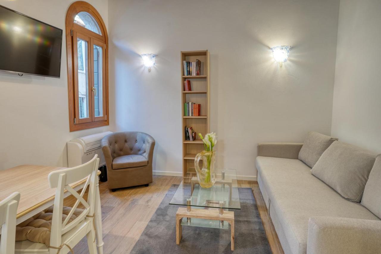 Ecco Suites Apartments 베니스 외부 사진