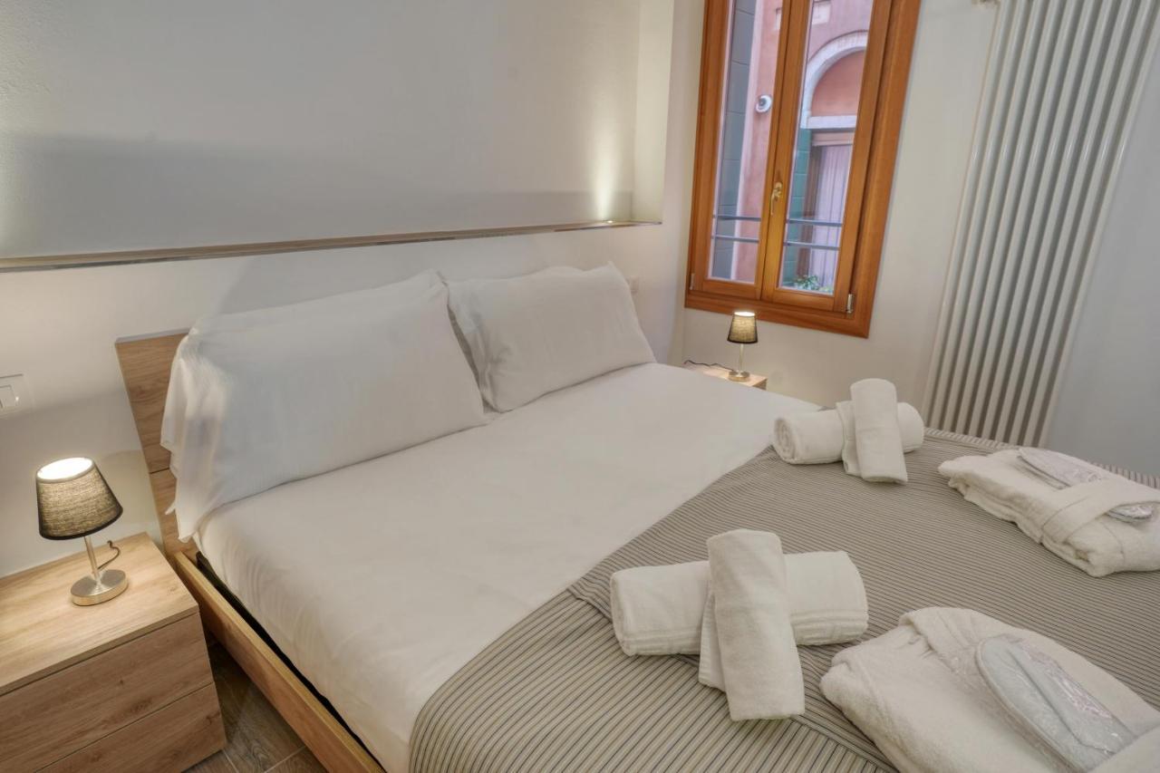 Ecco Suites Apartments 베니스 외부 사진