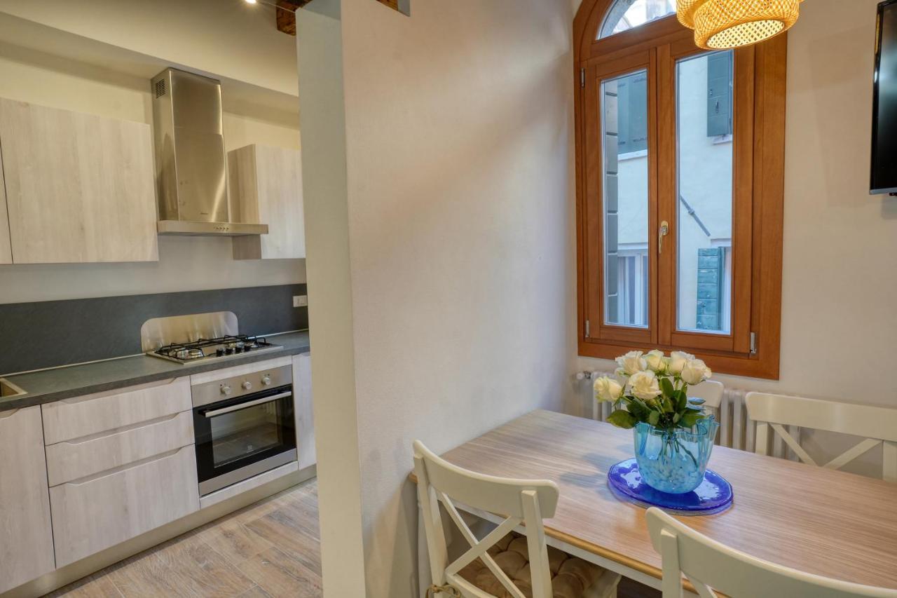 Ecco Suites Apartments 베니스 외부 사진
