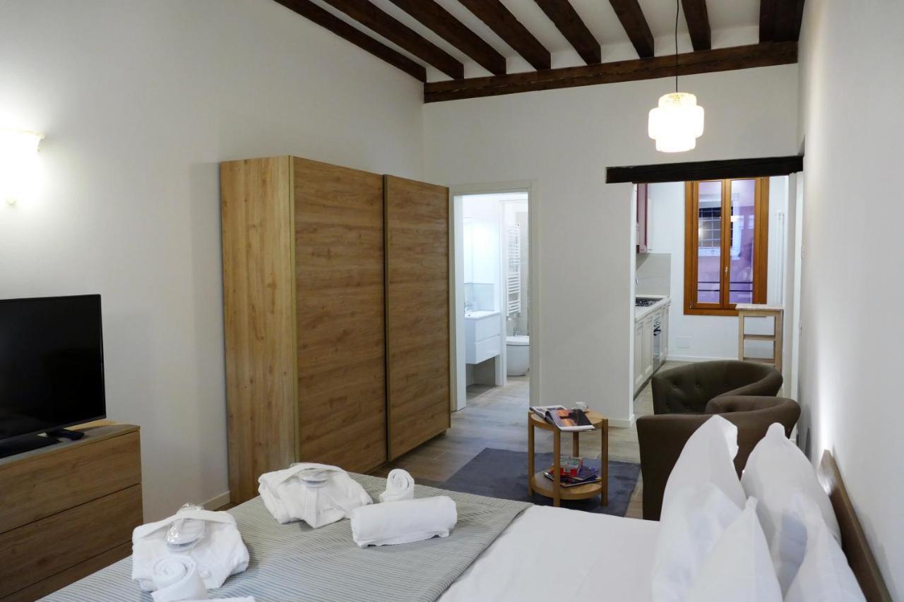 Ecco Suites Apartments 베니스 외부 사진